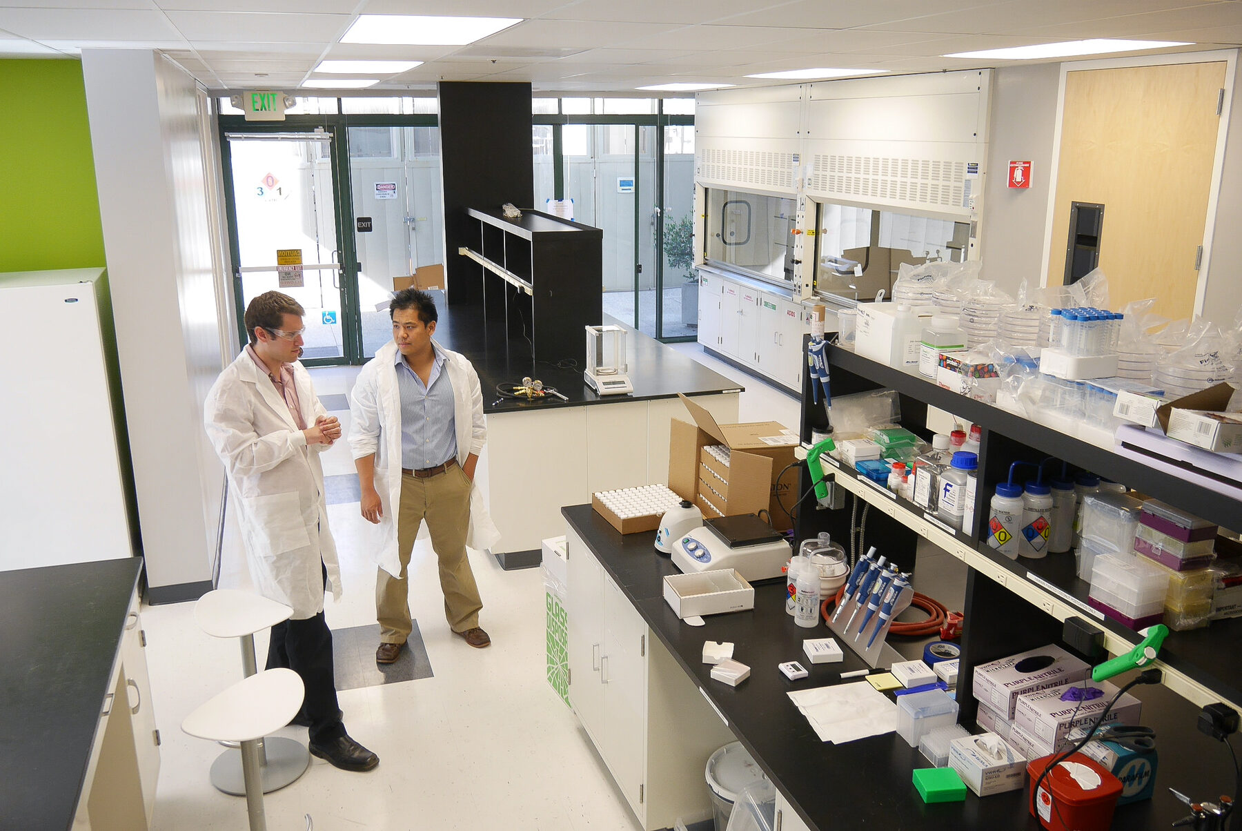 Overhead view of the StartX Med Labs shared wet lab